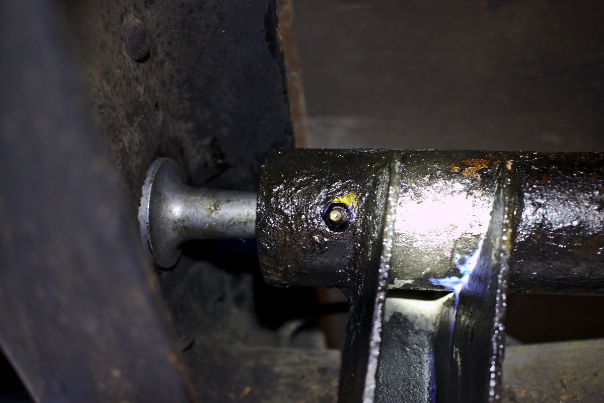 Featured image for “Handbremse: Reparatur der Kugelstücke beim Mercedes 608”