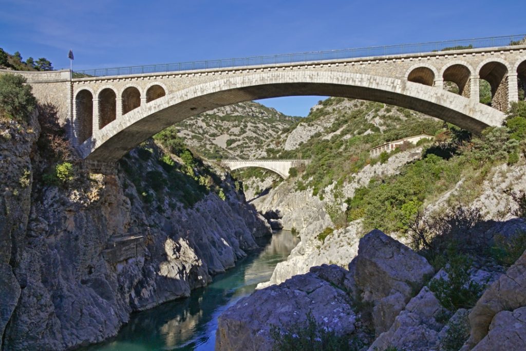 27b Die Pont du Diable (Brücke des Teufels) am Ende des Gorges de l'Hérault