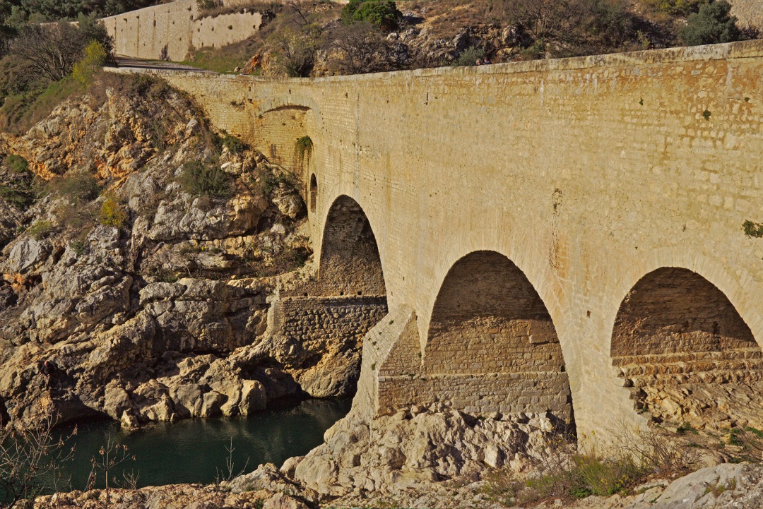 27a Die Pont du Diable (Brücke des Teufels) am Ende des Gorges de l'Hérault